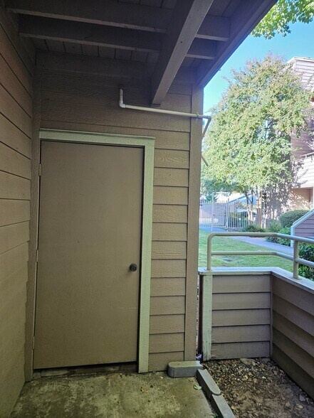 Building Photo - 11150 Trinity River Dr