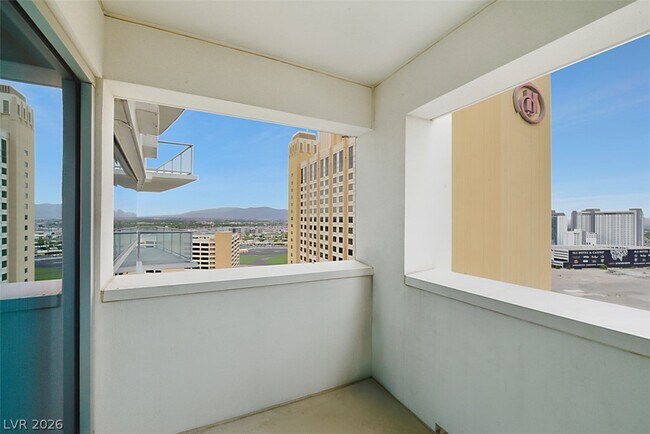 Building Photo - 2700 S Las Vegas Blvd