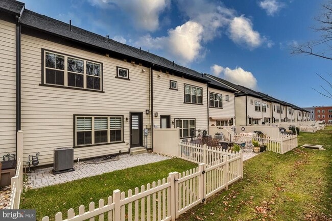 Building Photo - 7770 Belvale Dr