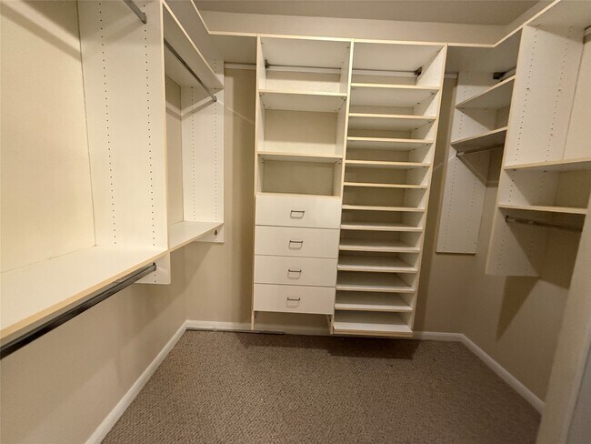 Building Photo - 1330 Old Spanish Trl