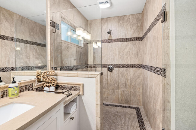 Building Photo - 1289 E Caleta Way