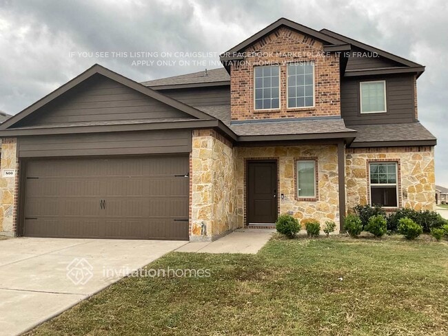 Building Photo - 800 Alton Dr