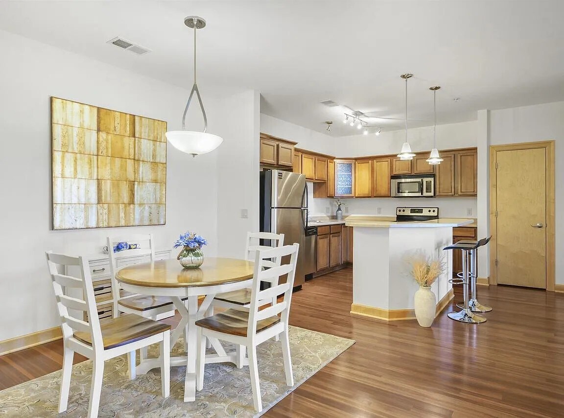 Building Photo - 8253 Mayo Dr