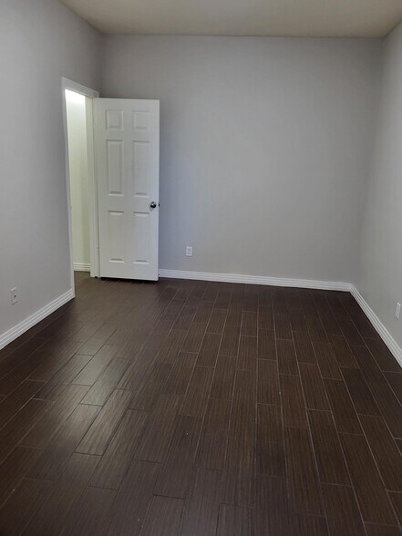 Building Photo - 1137 Evergreen Cove St