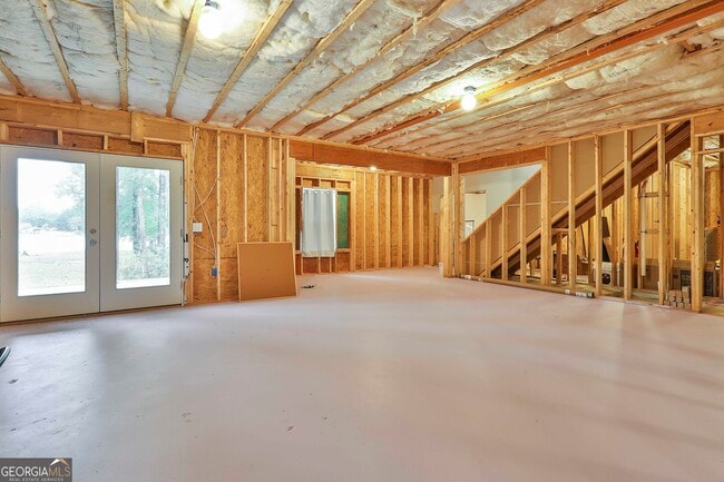 Building Photo - 405 Lakeview Way