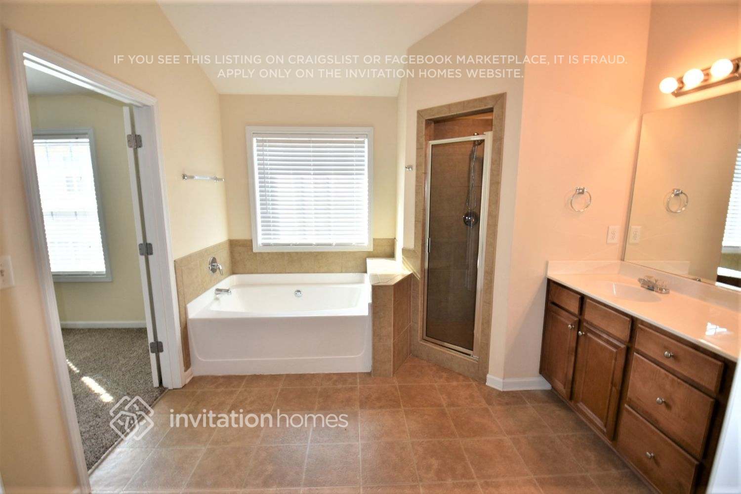 Building Photo - 5519 Chatham Cir NW