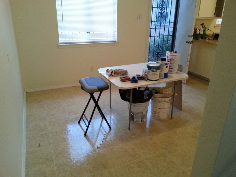 Building Photo - 2101 Elm St SE