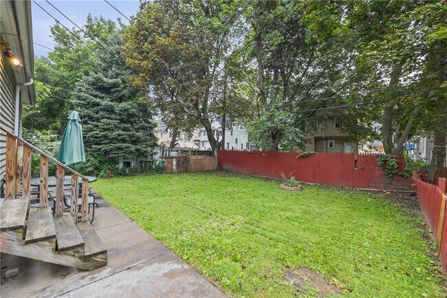 Building Photo - 98 Ackerman St