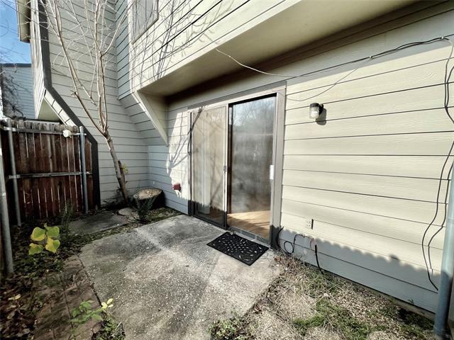 Building Photo - 800 W Collins St