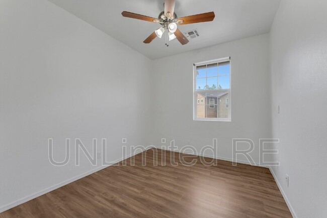 Building Photo - 2443 W Pikes Peak Dr