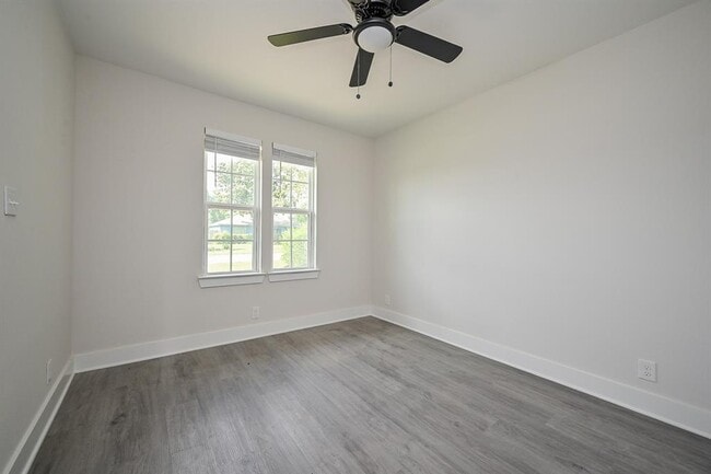 Building Photo - 226 Hyta St