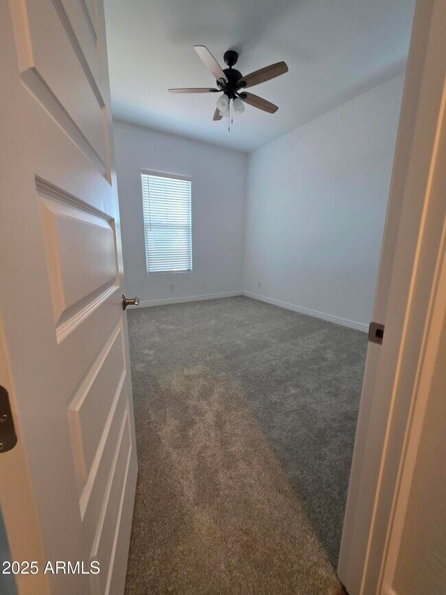 Building Photo - 7641 W Staghorn Rd