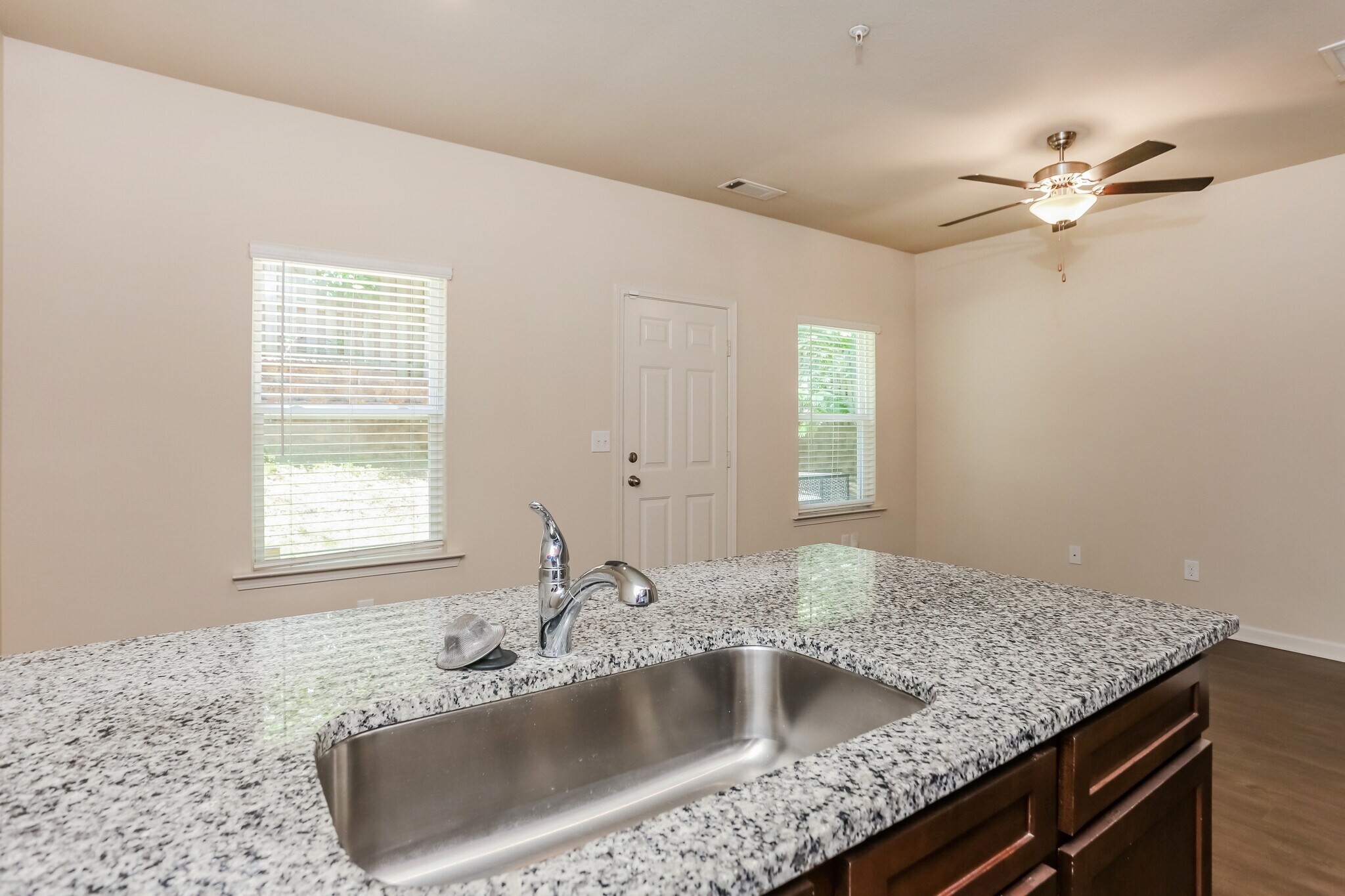 Building Photo - 408 Highwood Ln