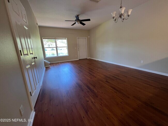 Building Photo - 621 Southbranch Dr