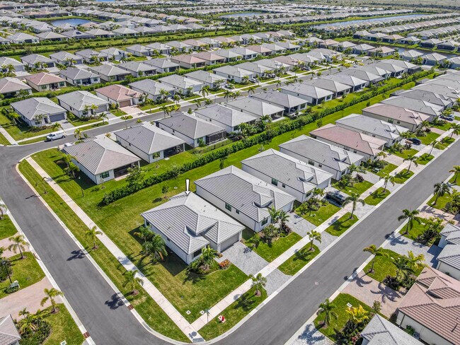 Building Photo - 12555 SW Manatee Marsh Ter