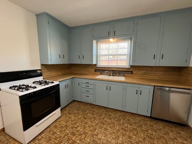 Building Photo - Adorable 2 bedroom 1 bath home in Tulsa.