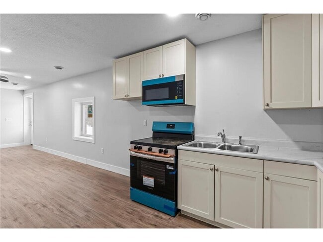 Building Photo - 1768 US-8