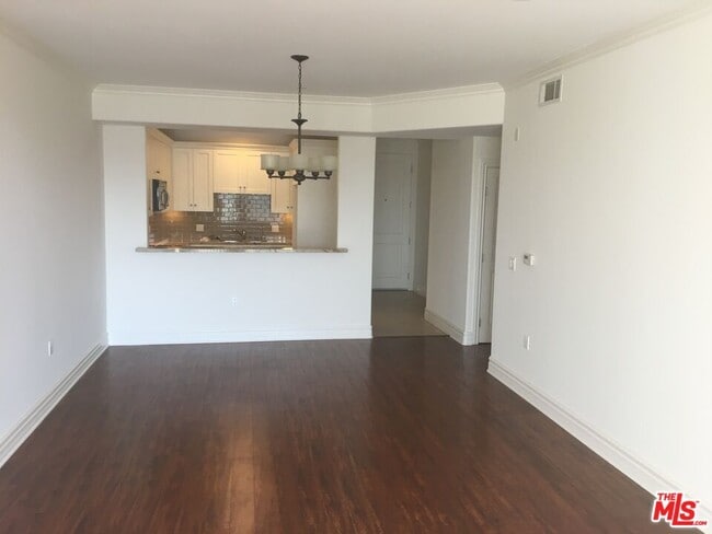 Building Photo - 1050 S Holt Ave