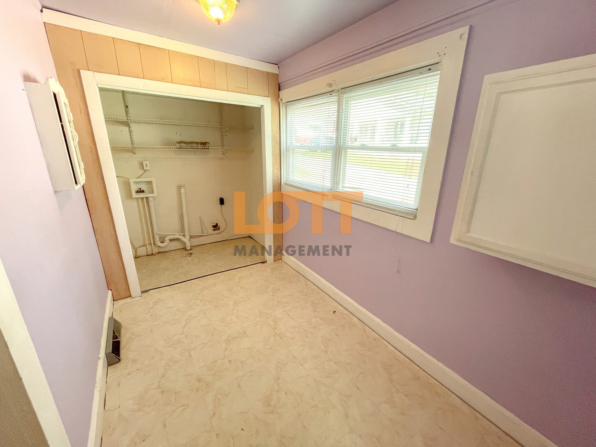 Building Photo - 294 Werts St