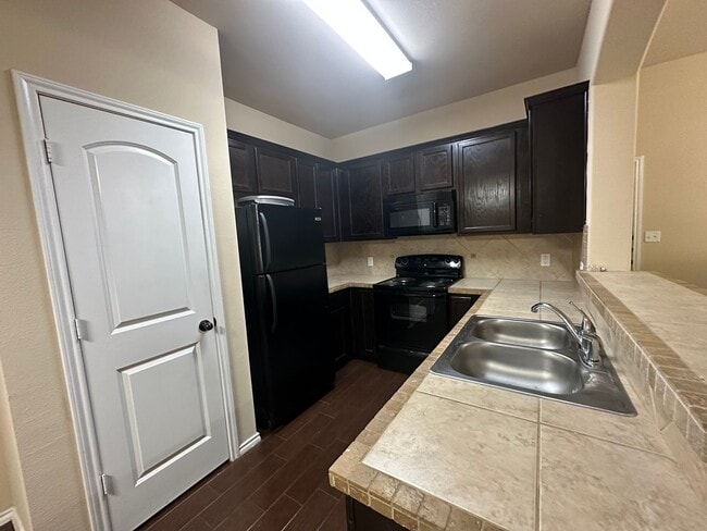 Building Photo - 304 Rosalie Dr