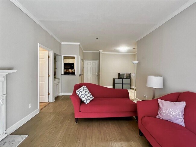 Building Photo - 2921 Lenox Rd NE