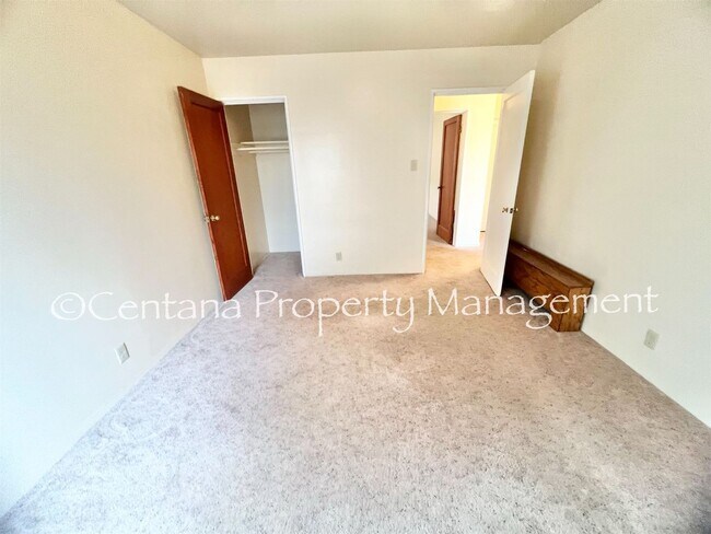 Building Photo - RARE FIND- Available 4 bedroom 1 1/2 bathr...