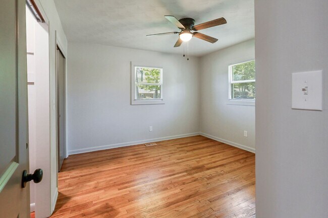 Building Photo - 614 Holland Ct SW