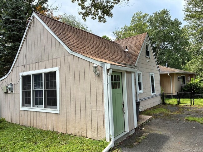 Building Photo - 588 NY-340