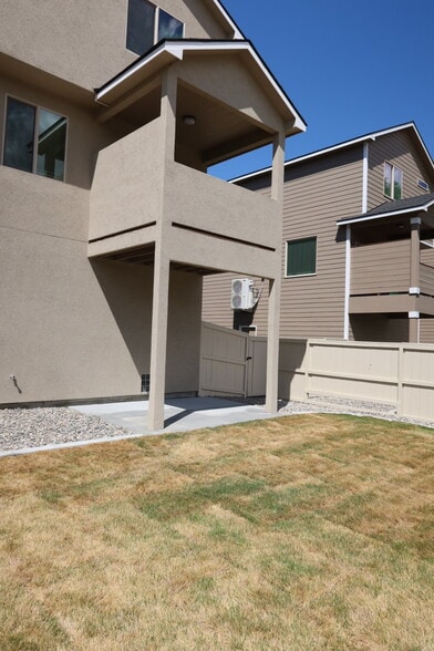 Building Photo - 507 Carol Ave