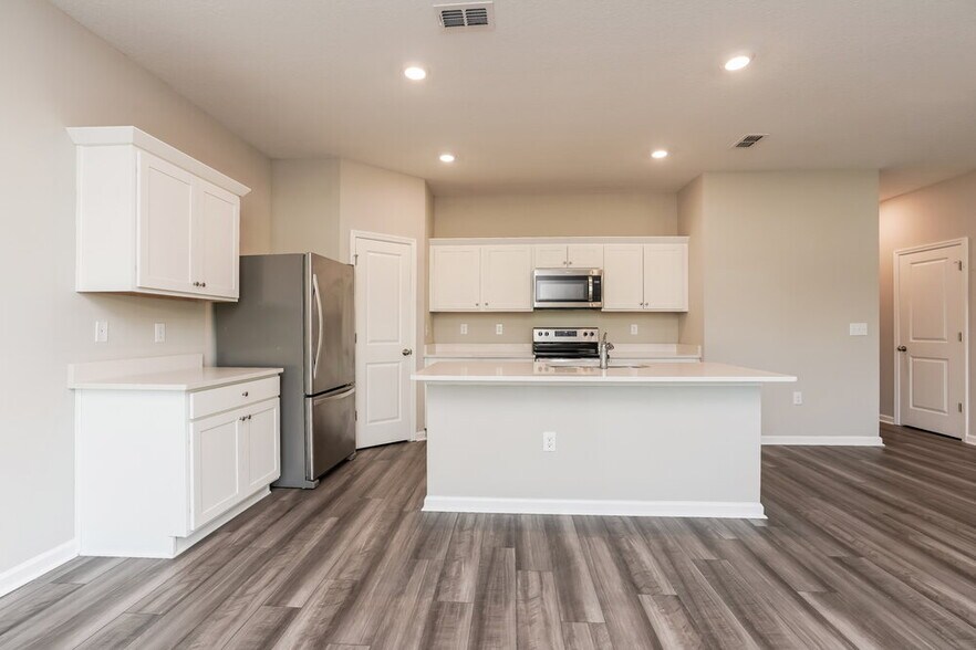 Building Photo - 807 Kings Pine Ct