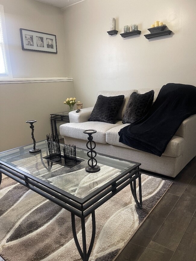 Building Photo - 114 E Liberty St