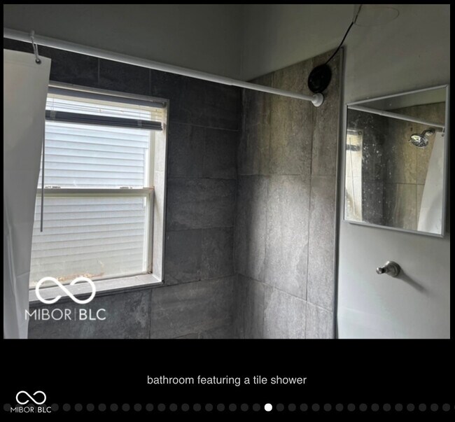 Building Photo - 328 W 40th St