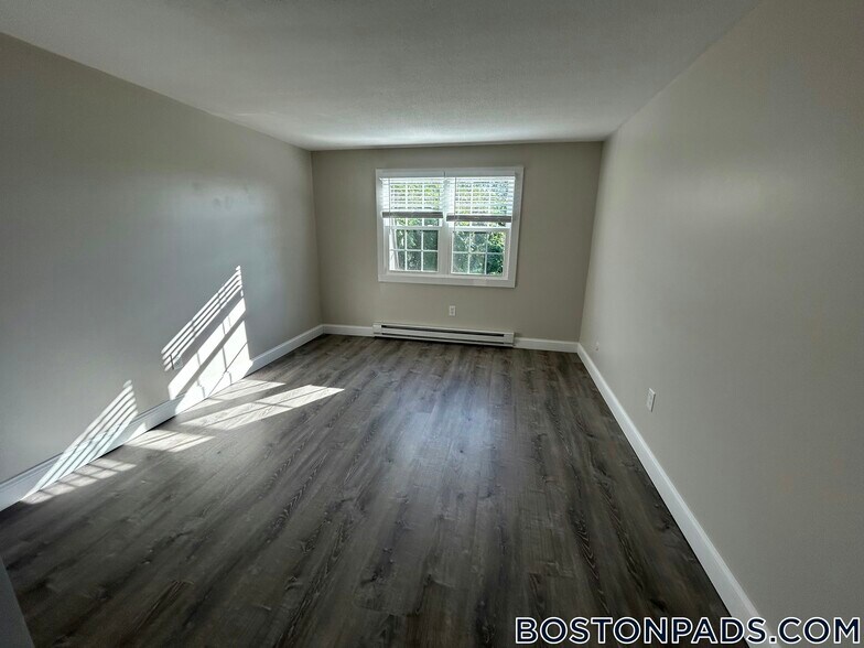 Building Photo - 799 Farm Rd