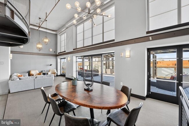 Building Photo - 1133 14th St NW