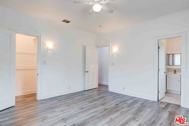 Building Photo - 2215 N Niagara St