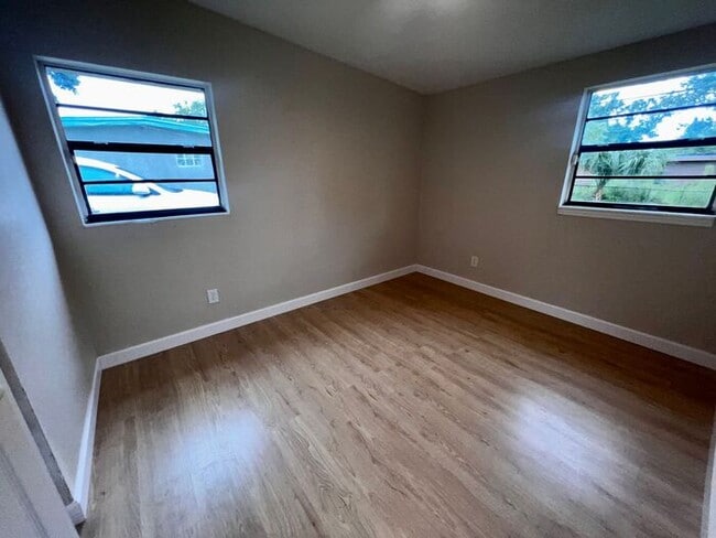 Building Photo - Remodeled 4 Bedroom 2 Bath Home Minutes from Sanford international Airport!