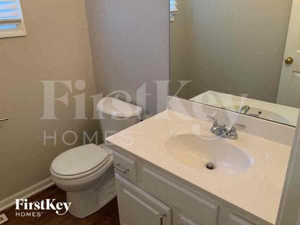 Building Photo - 7708 NE 74th Terrace