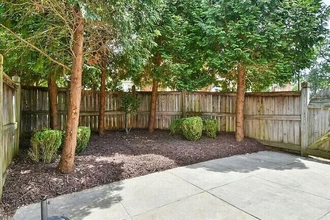 Building Photo - Wildewood in Northeast Columbia--Offering Self Guided Tour with RENTLY!