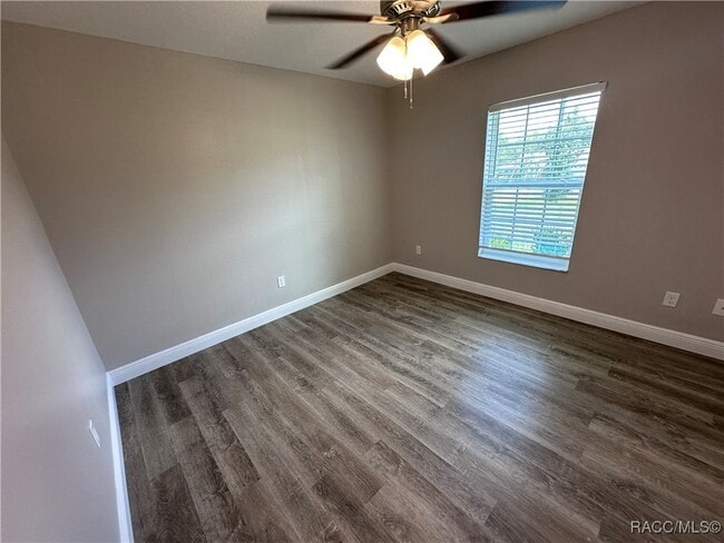 Building Photo - 2854 W Edison Pl