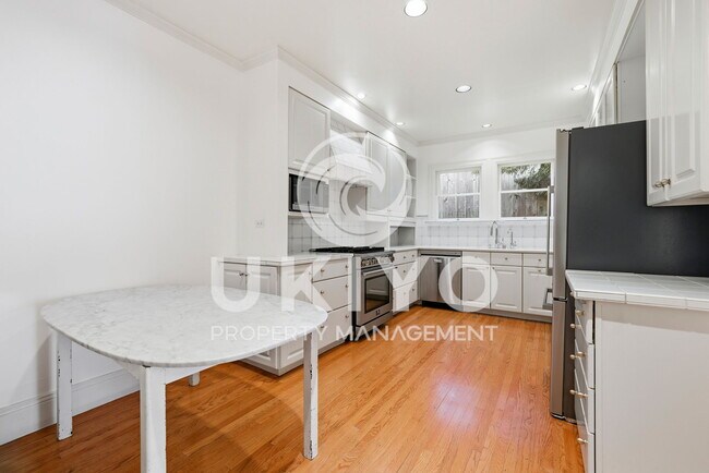 Building Photo - 860 Portal Ave