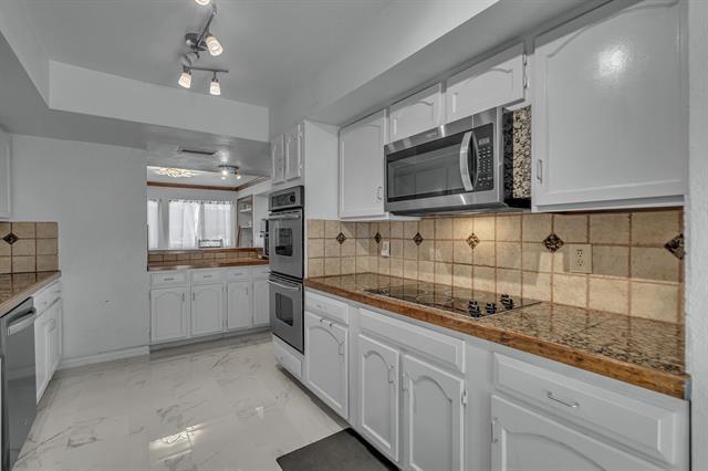 Building Photo - 6433 Southpoint Dr