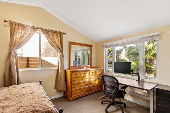 Building Photo - 1214 Emerald St