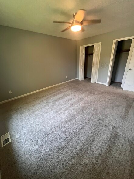Building Photo - 3840 Wakonda Dr