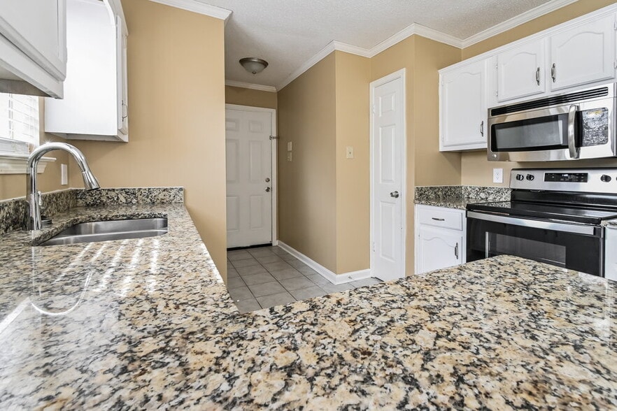 Building Photo - 2570 Appling Glen Dr