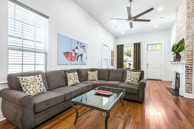 Building Photo - 4020 Tchoupitoulas St