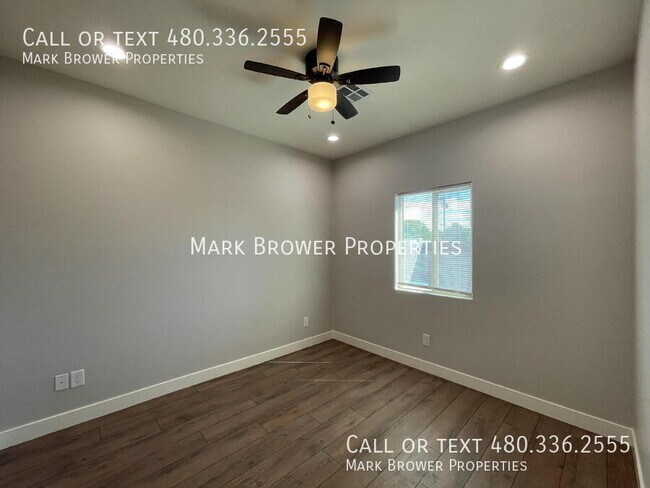 Building Photo - 1561 E Mahoney Ave