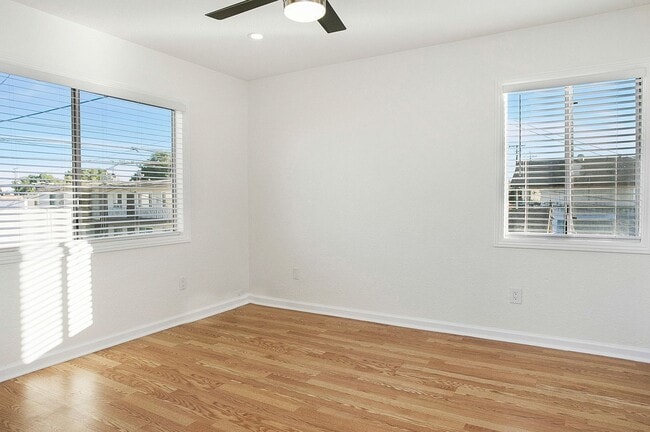 Building Photo - 5450- 5452 Linden Avenue