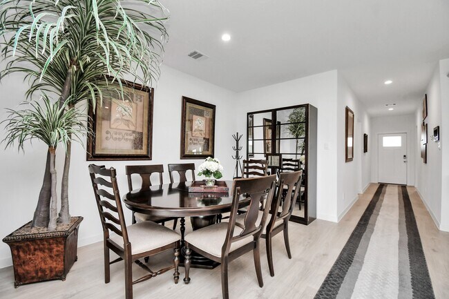 Building Photo - 1630 Cedar Pointe Ct