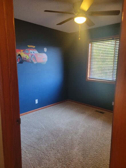 Building Photo - 470 Martin Way