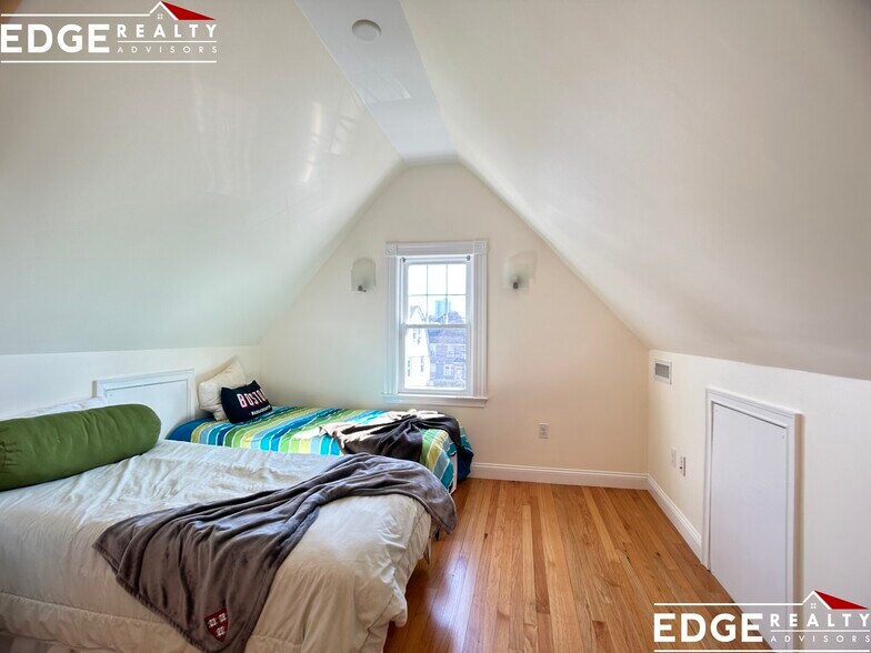 Building Photo - 29 Hopedale St